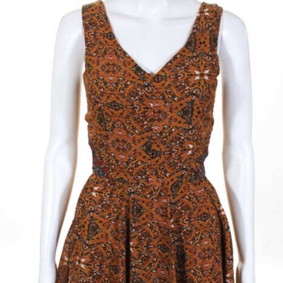 isabel lu Dresses & Skirts - Isabel Lu Abstract Sleeveless V Neck A Line Dress
